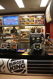 Burger King Drive-In-Restaurant München Pollingerstr. in neuem Design am 13.03.2010 wiedereröffnet (©Foto: MartiN Schmitz)